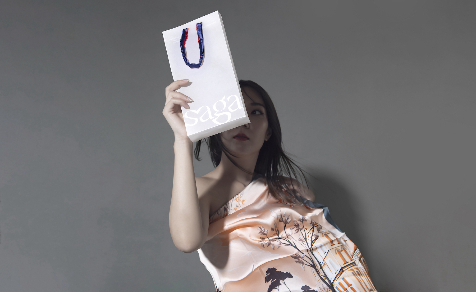 深圳時尚女性品牌設(shè)計